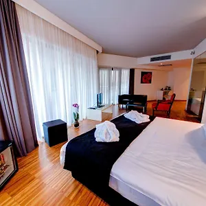 Otel Sarroglia, Bükreş